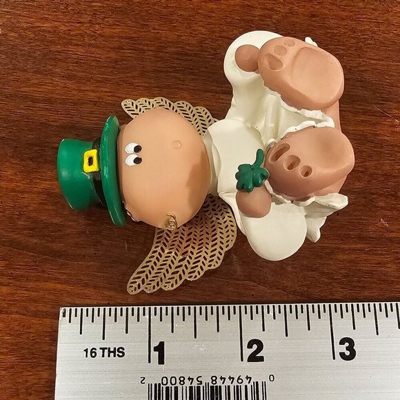 Angel Cheeks Leprechaun Angel Figurine With Green Hat & Shamrock By Kirk 2001 - Picture 4 of 5